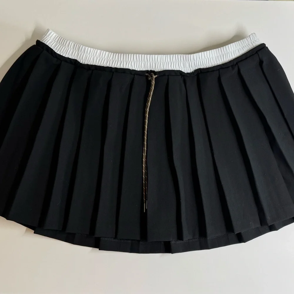 Oak + Fort skirt. Large. Black. NWT. - Picture 4 of 8